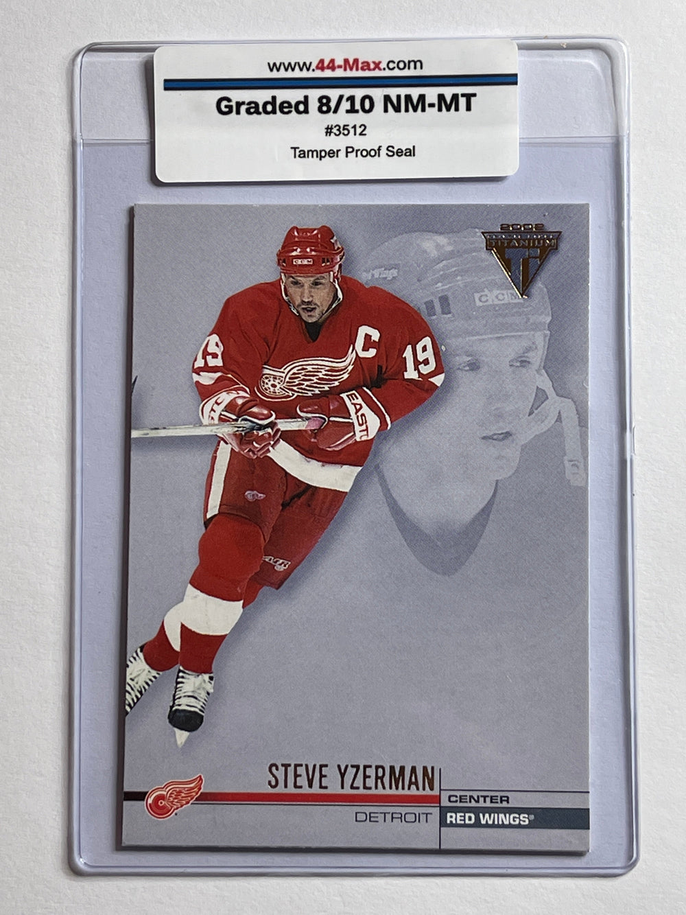 Steve Yzerman 2002 Pacific Red Wings Card. 44-Max 8/10 NM-MT #3512