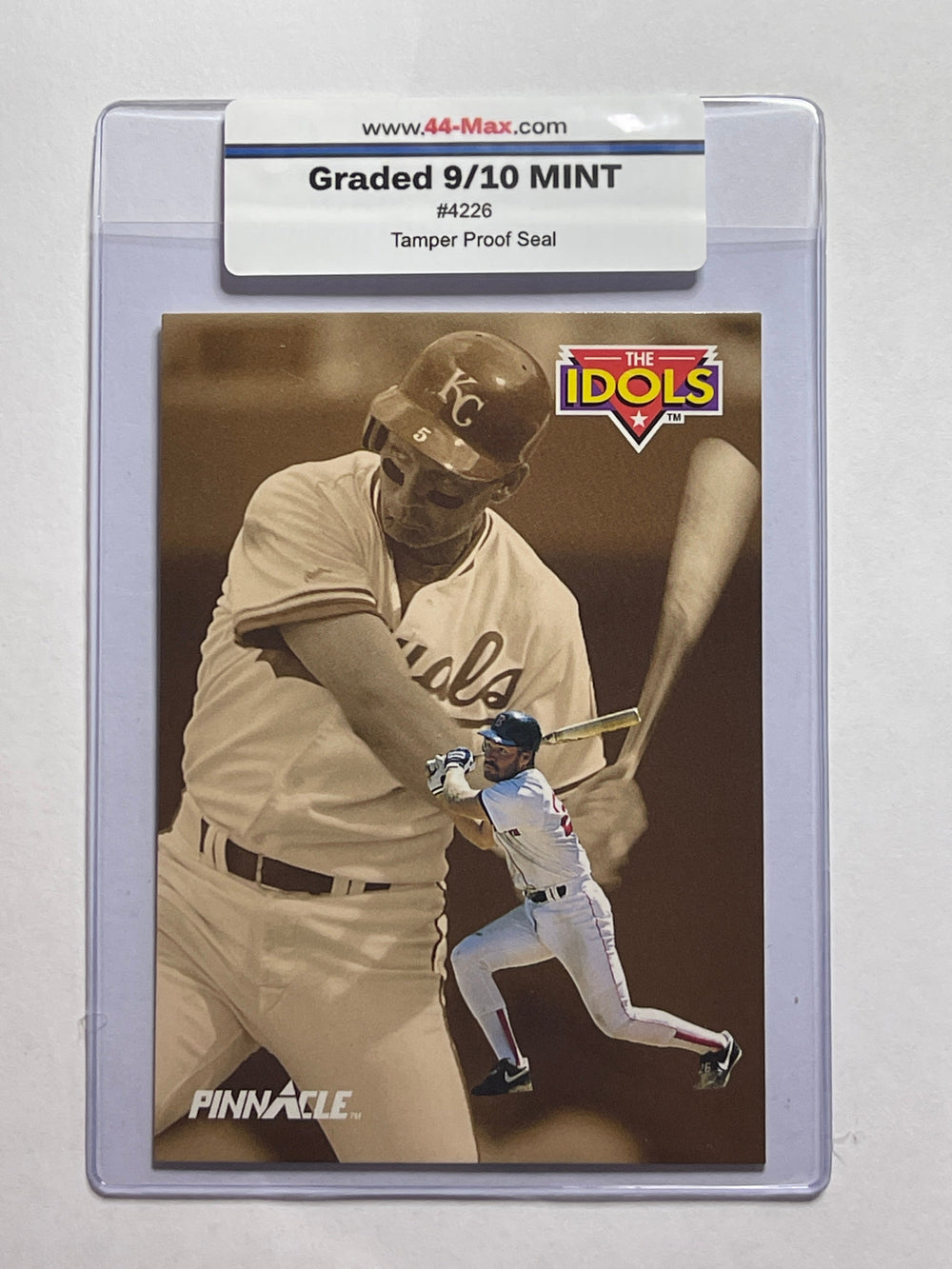 George Brett 1992 Pinnacle Baseball Card. 44-Max 9/10 Mint #4226