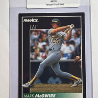 Mark McGwire 1992 Pinnacle Baseball Card. 44-Max 8/10 Mint #4119