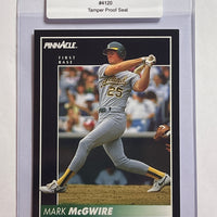 Mark McGwire 1992 Pinnacle Baseball Card. 44-Max 8/10 Mint #4122